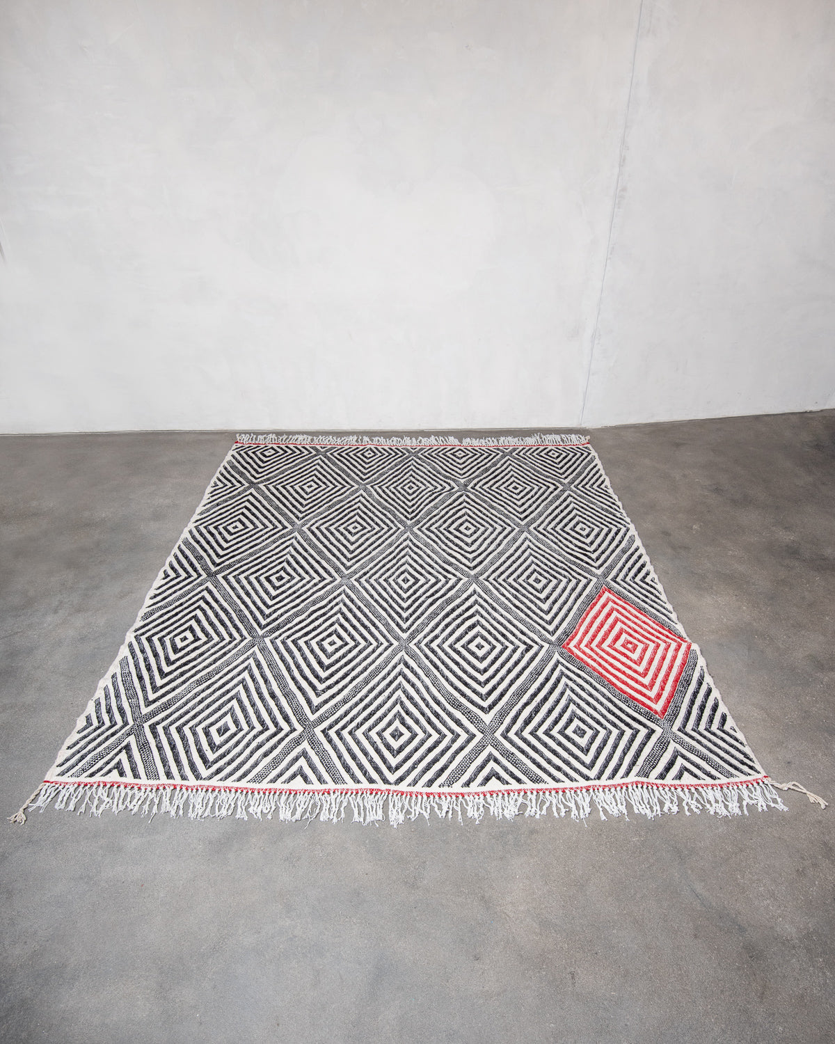 Modern, designer, handcrafted Berber rug from Morocco. Kelim carpet with beautiful designs and robust flat weave. 100% wool.